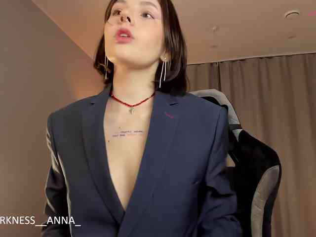 Anna-Darkness webcam