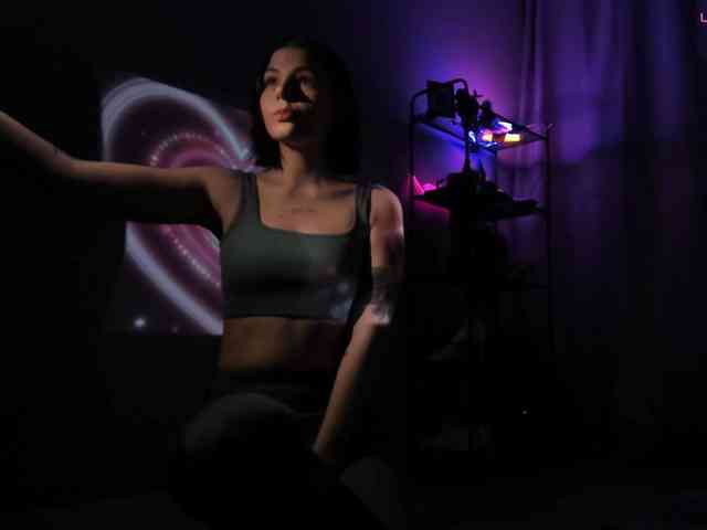 Anna-Darkness webcam