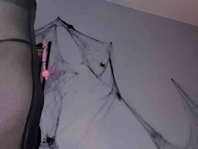 Anna-Darkness webcam