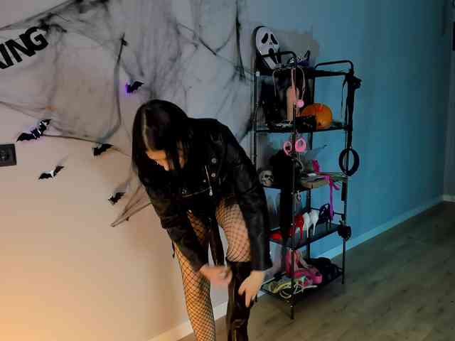 Anna-Darkness webcam