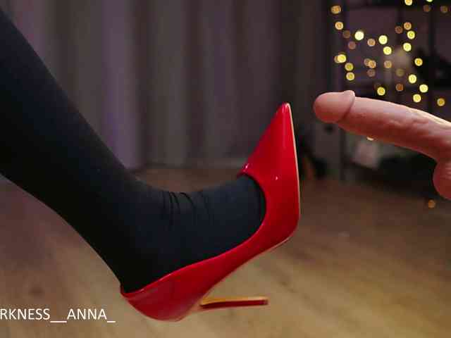 Anna-Darkness webcam