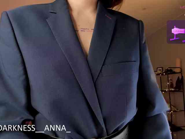 Anna-Darkness webcam