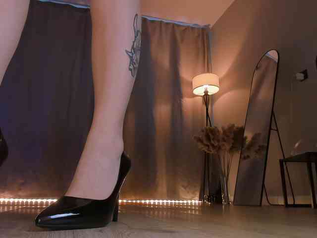 Anna-Darkness webcam