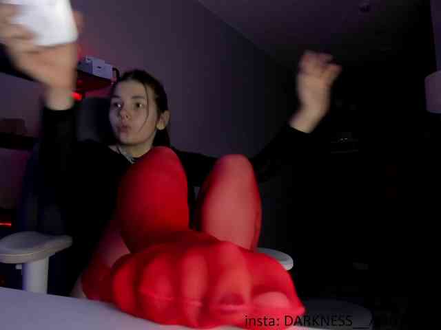 Anna-Darkness webcam