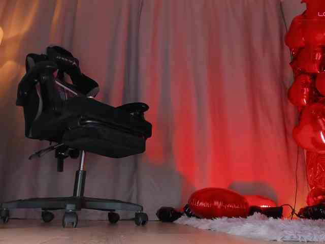 Anna-Darkness webcam