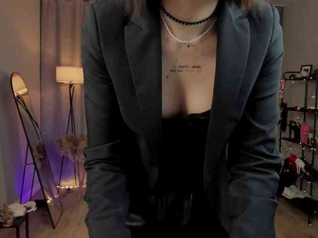 Anna-Darkness webcam