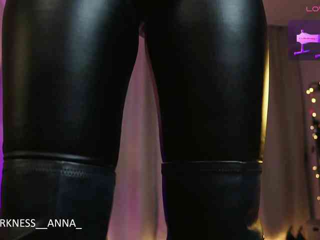 Anna-Darkness webcam