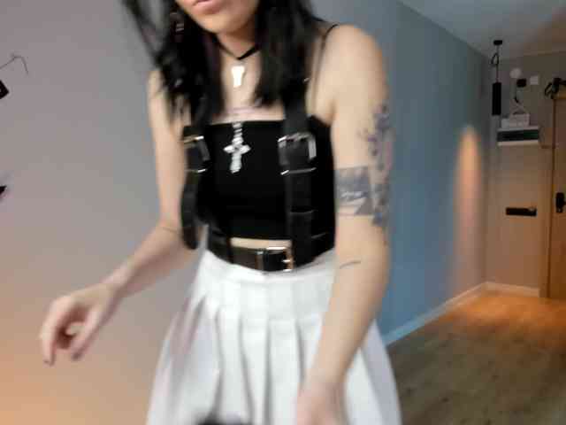 Anna-Darkness webcam