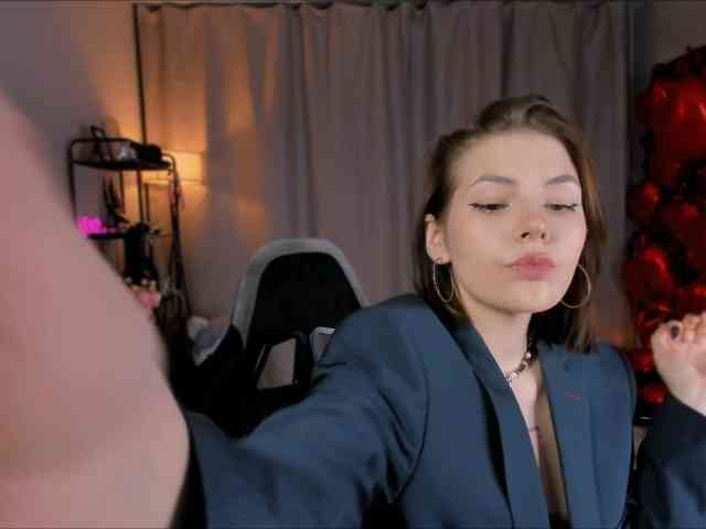 Anna-Darkness webcam