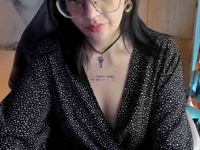 Anna-Darkness webcam