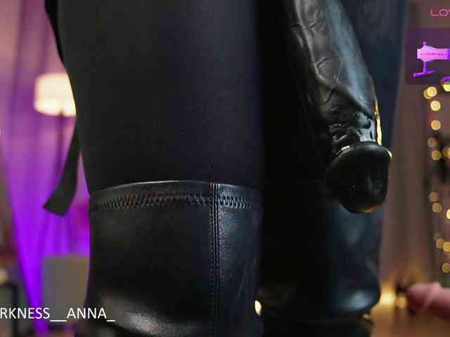 Anna-Darkness webcam