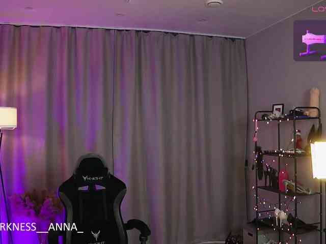 Anna-Darkness webcam