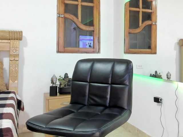 oriana-faddila's BongaCams show and profile