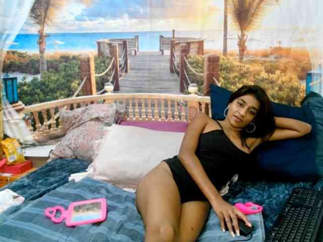 cherryindian4u Live Webcam on BongaCams