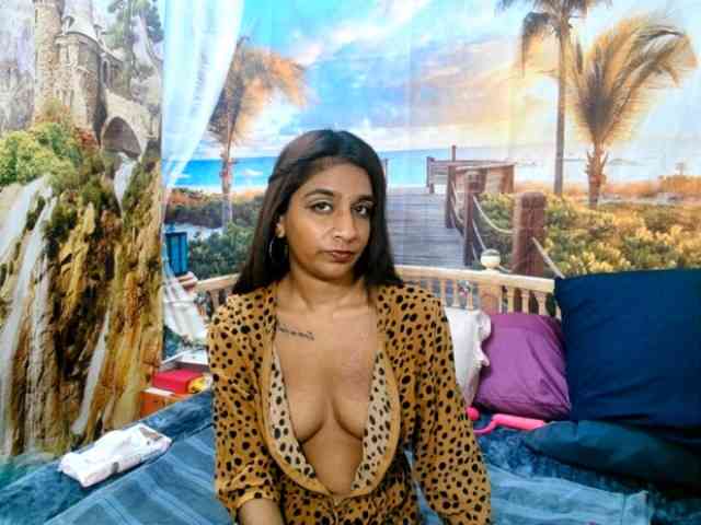 cherryindian4u webcam