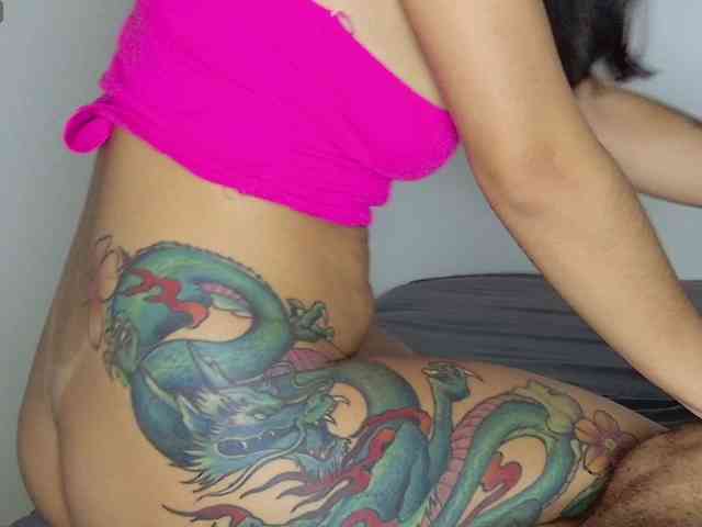 latinuycouple webcam