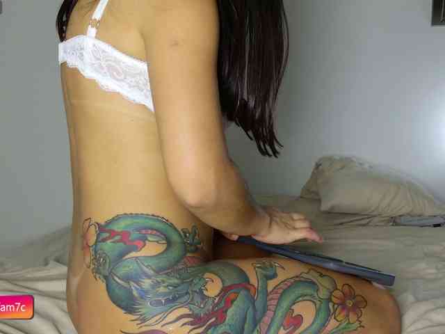 latinuycouple webcam