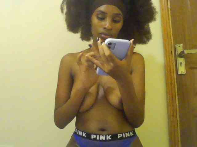 HappyLoverxo webcam