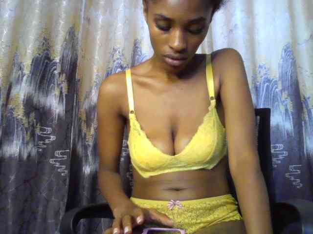 HappyLoverxo webcam