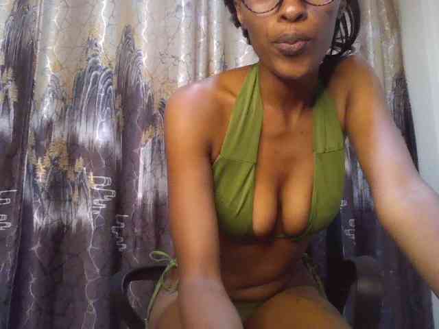 HappyLoverxo webcam