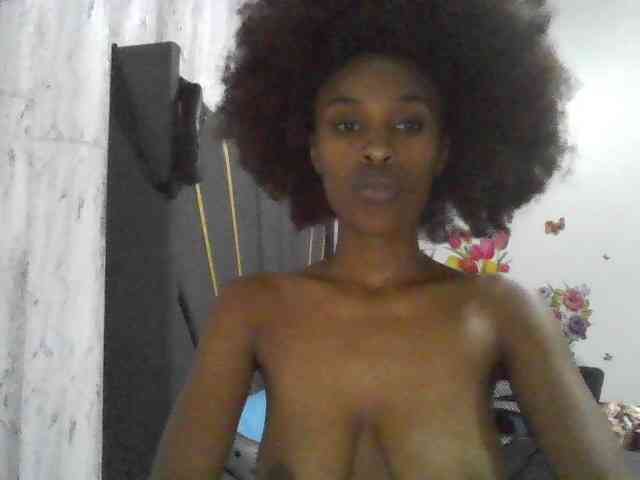 HappyLoverxo webcam