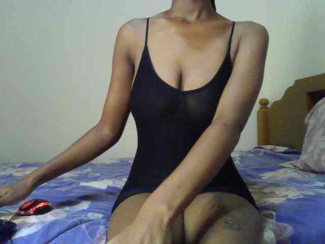 HappyLoverxo webcam