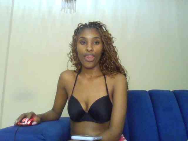 HappyLoverxo webcam
