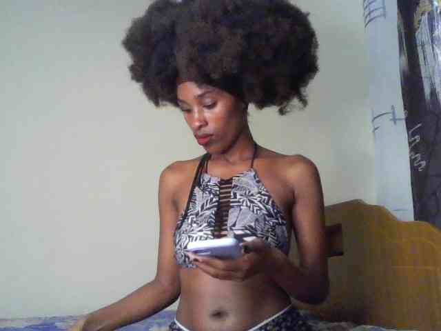 HappyLoverxo webcam
