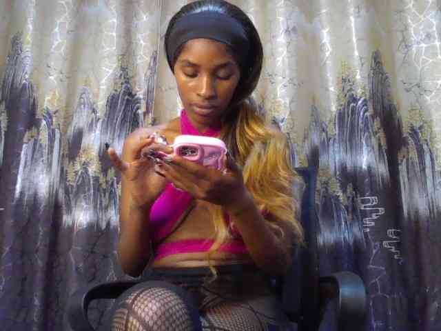 HappyLoverxo webcam
