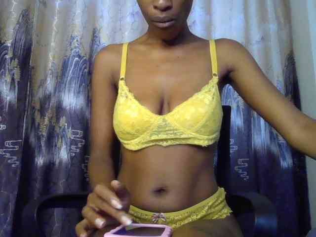 HappyLoverxo webcam