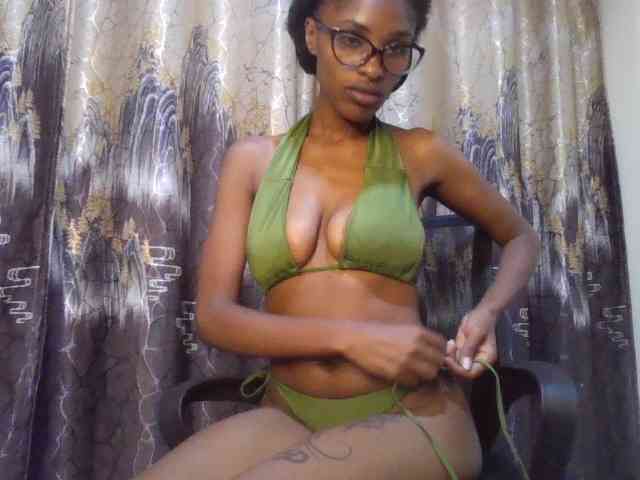HappyLoverxo webcam