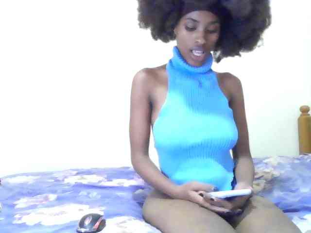 HappyLoverxo webcam
