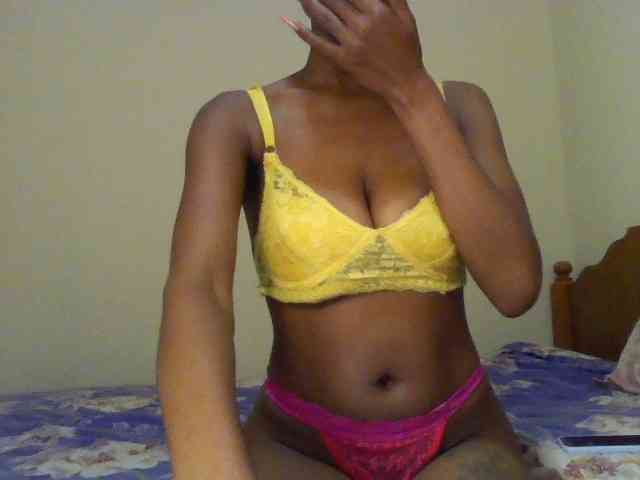 HappyLoverxo webcam