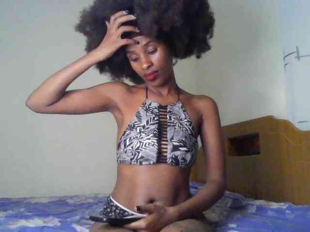 HappyLoverxo webcam