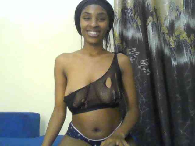 HappyLoverxo Live Webcam on BongaCams