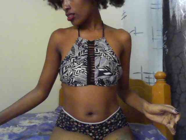 HappyLoverxo webcam