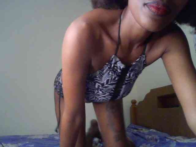 HappyLoverxo webcam