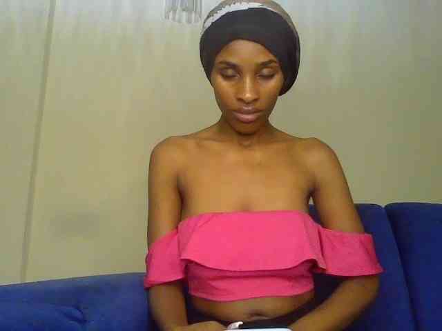 HappyLoverxo webcam