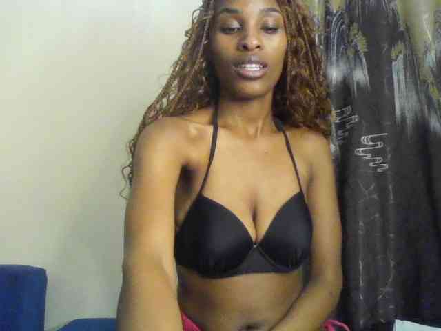 HappyLoverxo webcam