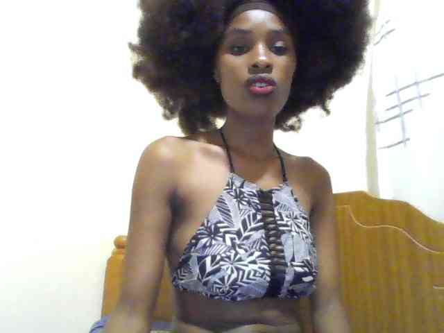 HappyLoverxo webcam