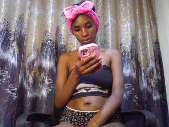 HappyLoverxo webcam