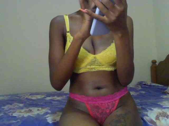 HappyLoverxo webcam