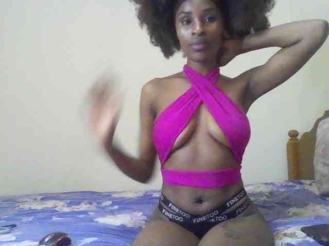 HappyLoverxo webcam