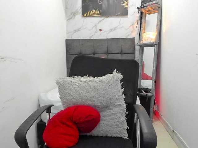 deisy-hot's BongaCams show and profile