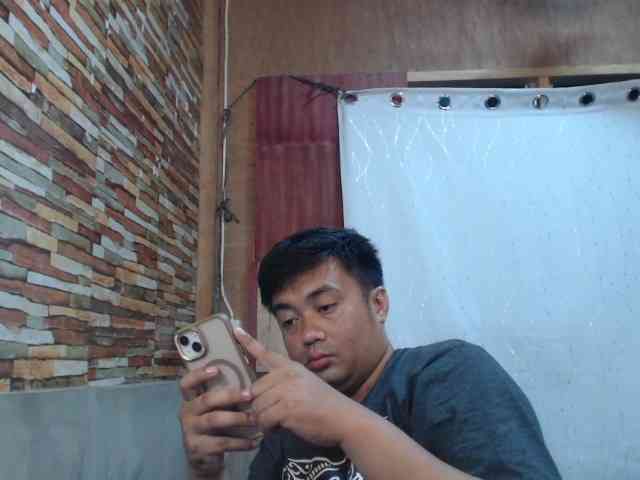 Cumwithme1 Live Webcam on BongaCams