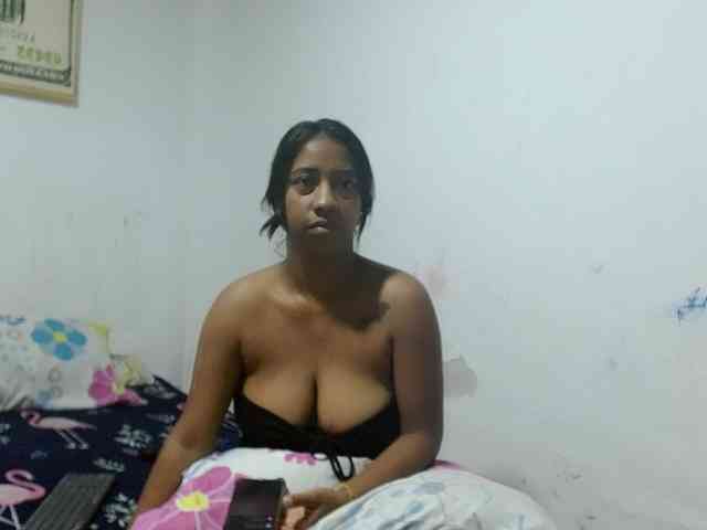 Samantha-kaneg webcam