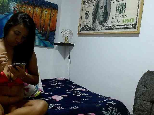 Samantha-kaneg webcam