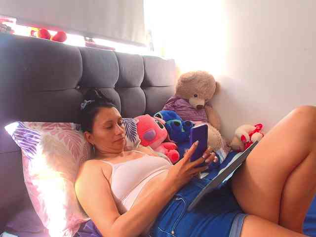 GRACEKELLY9 webcam