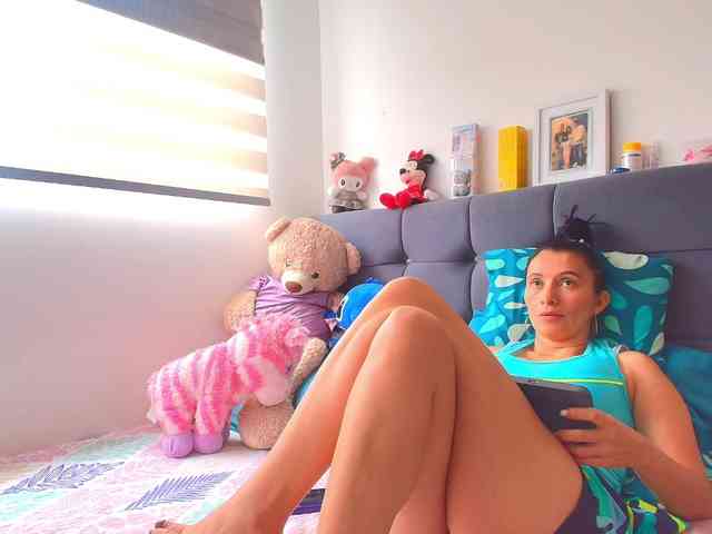 GRACEKELLY9 webcam