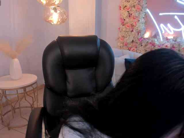 FernandaX1 Live Webcam on BongaCams